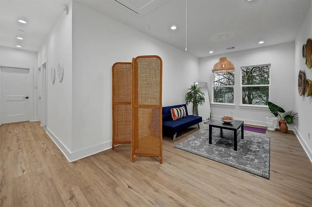 Foto del edificio - 6814 Burkett St.