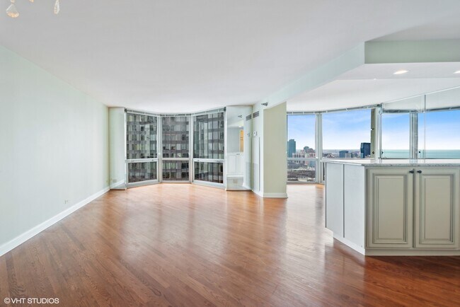 Foto del edificio - 195 N Harbor Dr