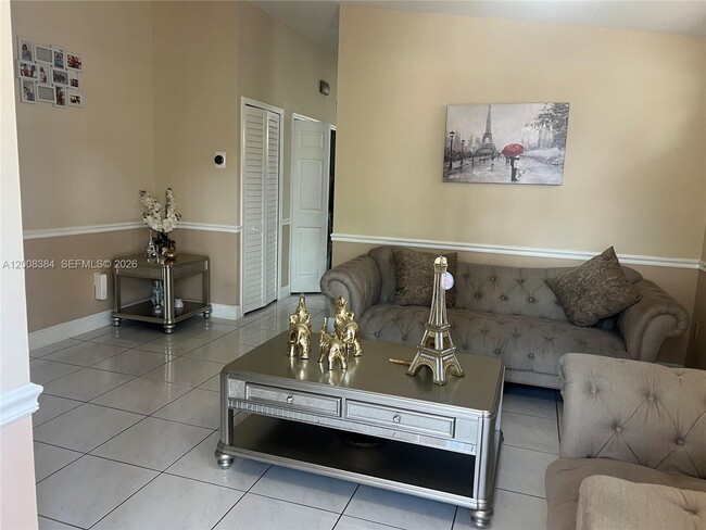 Foto del edificio - 12377 NW 97th Pl