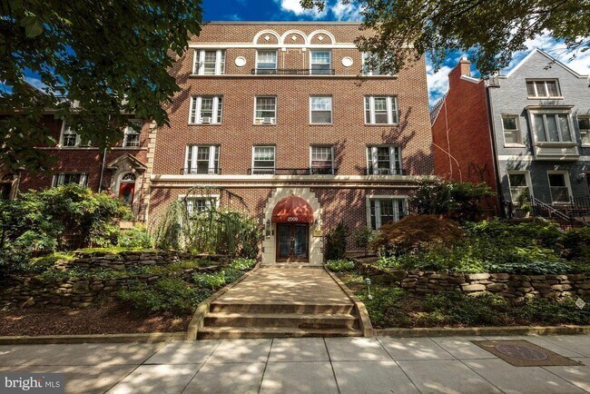 Building Photo - 2009 Belmont Rd NW