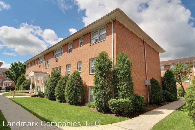 Building Photo - 129 Jerome St