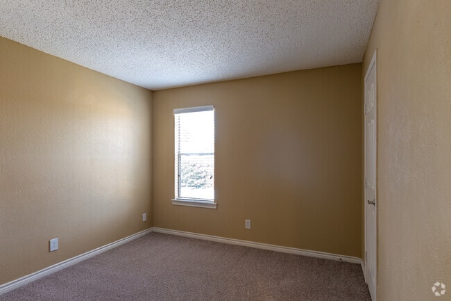 Bedroom - Summer Green Apartments