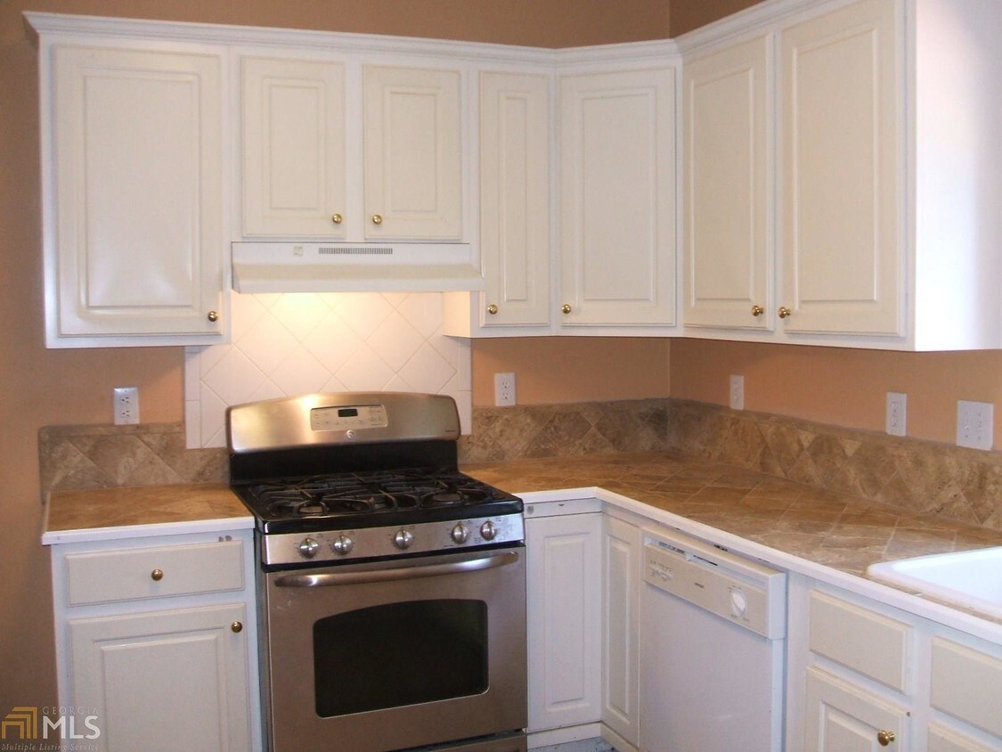 Building Photo - 135 Saddle Ridge Way