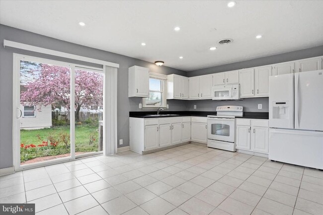 Building Photo - 105 Marl Dr