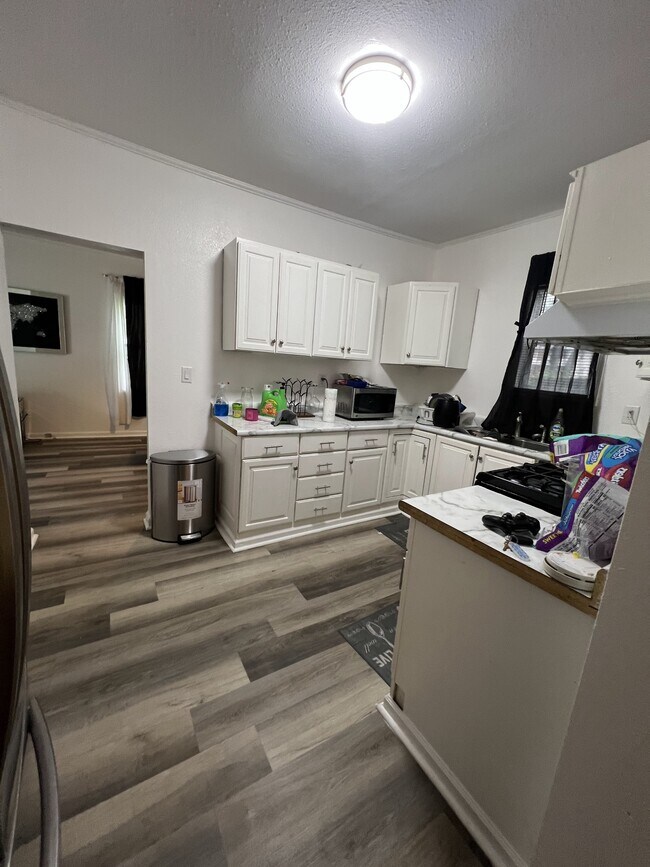 Building Photo - 630 W Marietta St