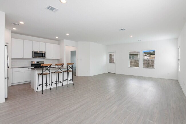 Foto del edificio - 6063 Draw Lp