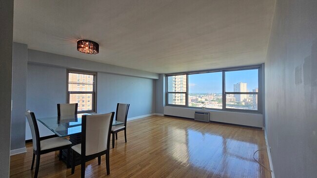 Building Photo - 3600 N Lake Shore Dr