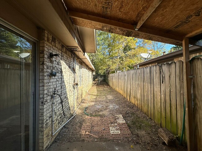 Foto del edificio - Cozy 3 Bedroom Unit! Tour Today!