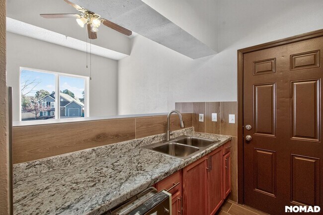 Building Photo - 17465 E Plateau Dr