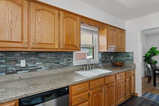 Building Photo - 1682 Sterling Dr