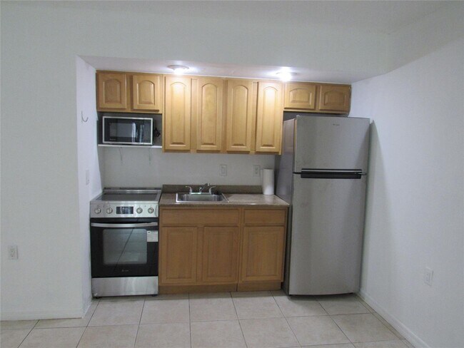 Foto del edificio - 1102 Bahama Bend Apt #E1, Coconut Creek, F...