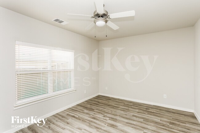 Foto del edificio - 616 Ava Trl