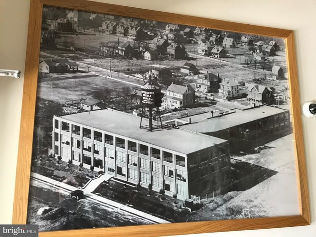 Building Photo - 735 Washington St