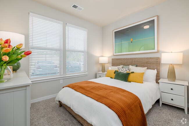 2BR, 2BA - 992SF - Secondary Bedroom - Authentix LaGrange