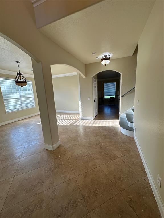 Building Photo - 5703 Saragosa Dr