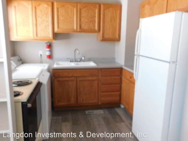 Building Photo - 3 br, 1 bath House - 358 S. Sinlcair