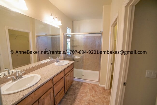 Building Photo - Lofty Living in Cloverdale's the Gardens a...