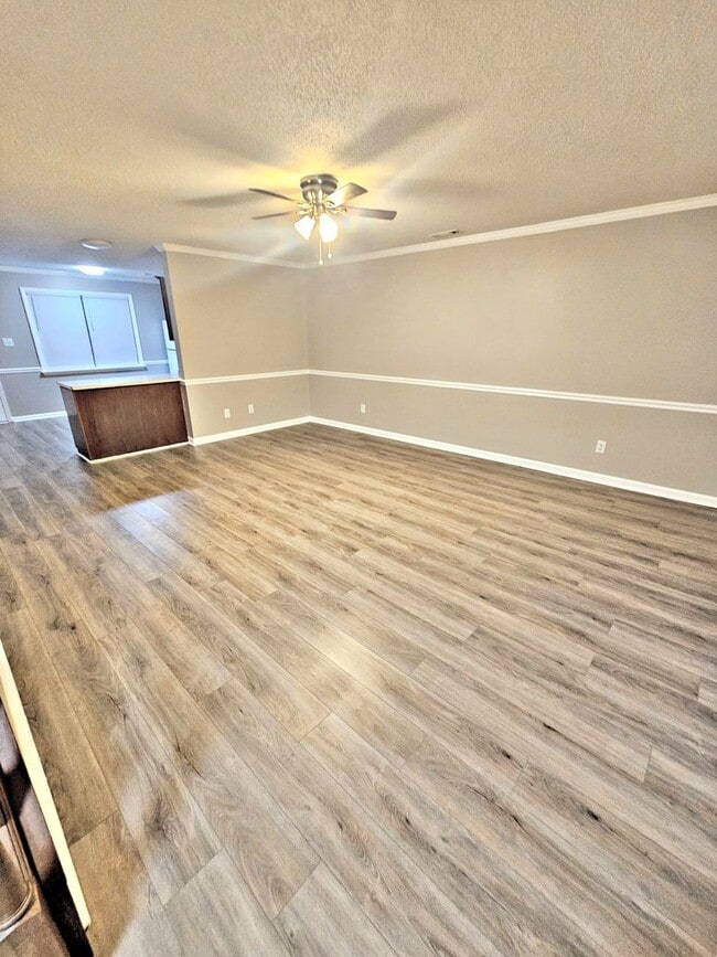 Building Photo - Townhouse Apartment 2BR/2.5BA SW Decatur