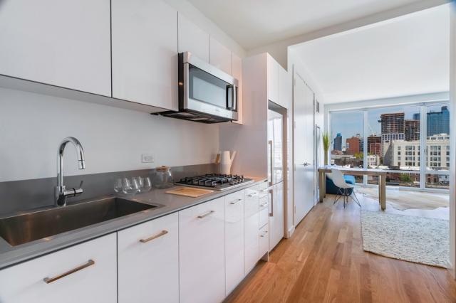 Foto principal - 2 bedroom in QUEENS NY 11101