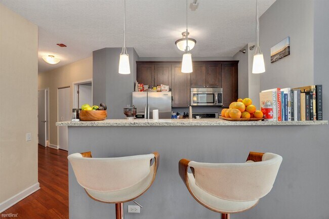 Building Photo - 1 br, 2 bath Condo - 610 S West End St