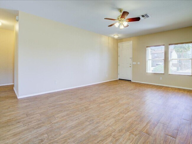 Foto del edificio - 3 Bedroom 2 Bathroom