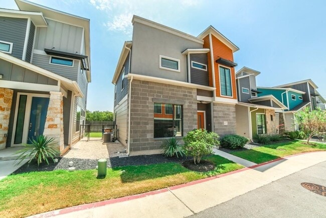 Building Photo - 1417 Lorraine Loop