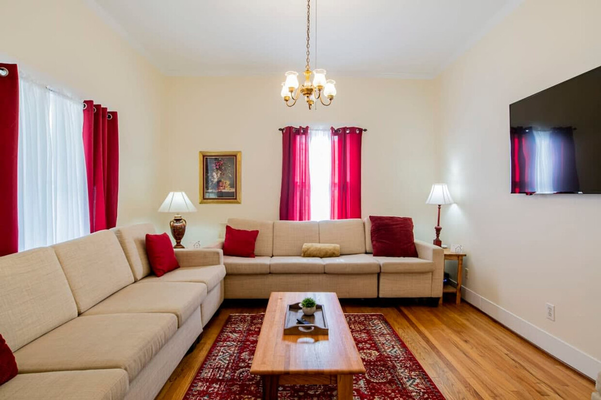 Primary Photo - 318 Morgan Ave