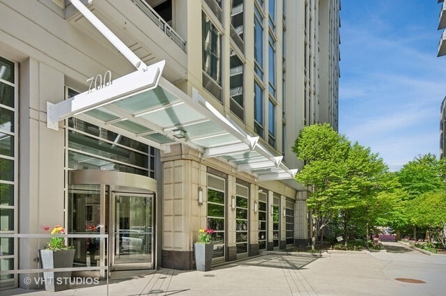 Building Photo - 700 N Larrabee St