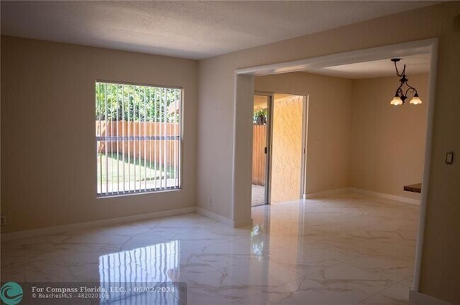Foto del edificio - 316 Sunshine Dr