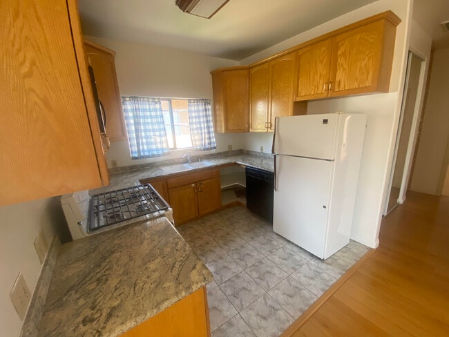 Building Photo - 80 S Meridith Ave