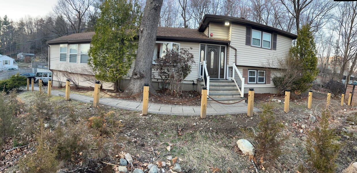 Primary Photo - 35 Glen Cir