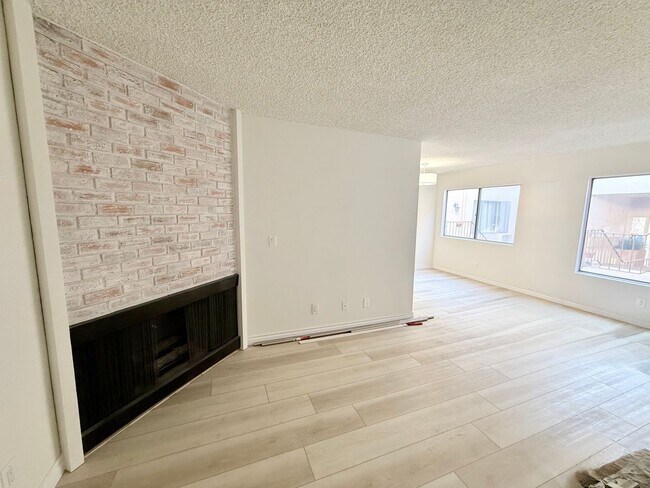 Foto del edificio - 1750 S Bentley Ave