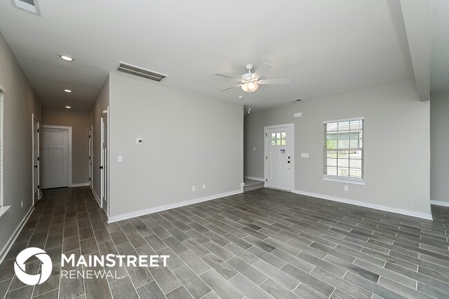 Foto del edificio - 5405 Nancy Seward Dr