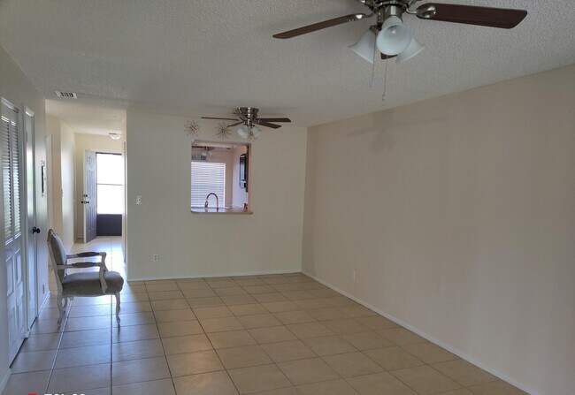 Foto del edificio - 6022 Indrio Rd