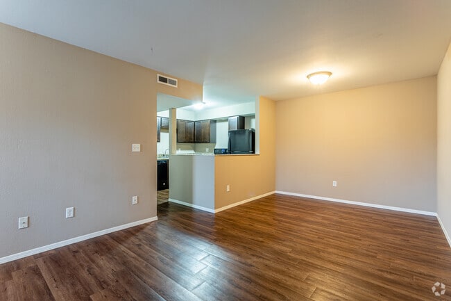 2BR, 1.5BA - 840 SF - Silver Springs