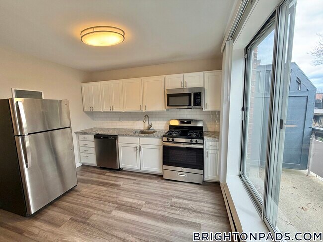 Building Photo - 9 Bronsdon St