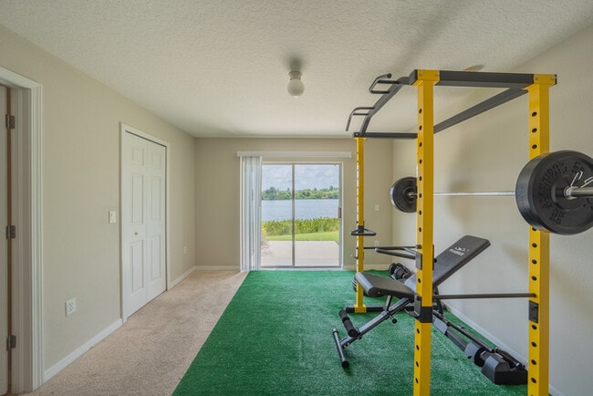 Building Photo - Town Home For Rent in Lake Brandon!