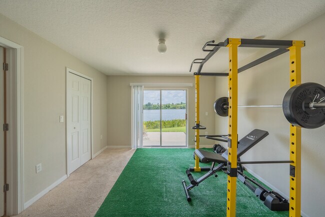 Foto del edificio - Town Home For Rent in Lake Brandon!