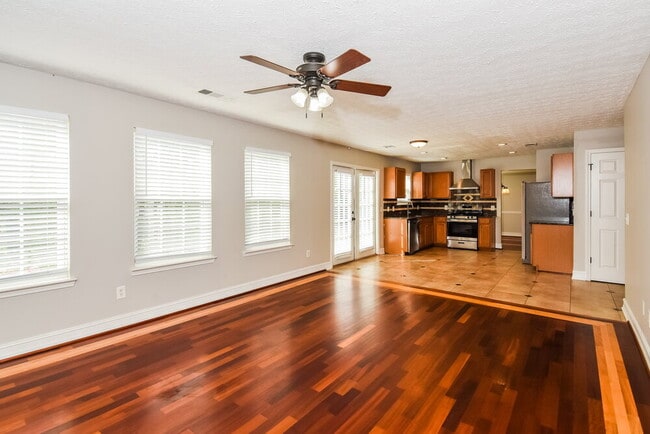 Building Photo - 1305 Bramlett Blvd