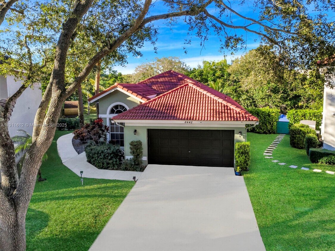 Foto principal - 8442 NW 57th Dr