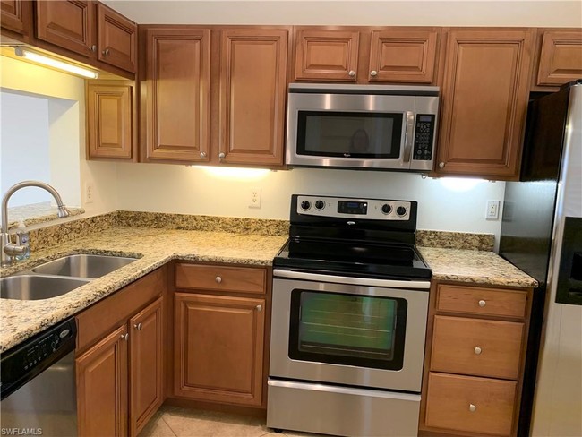 Foto del edificio - 6920 Huntington Lakes Cir