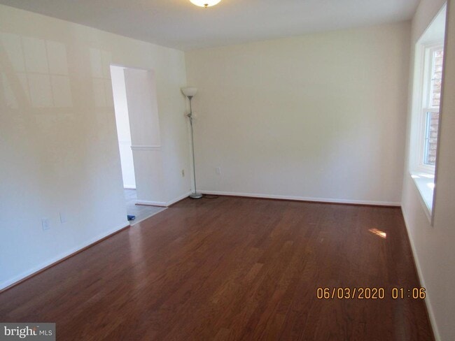 Building Photo - 4158 Hamlin Ct