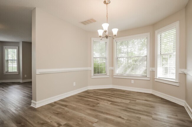 Building Photo - 355 Emerald Trce