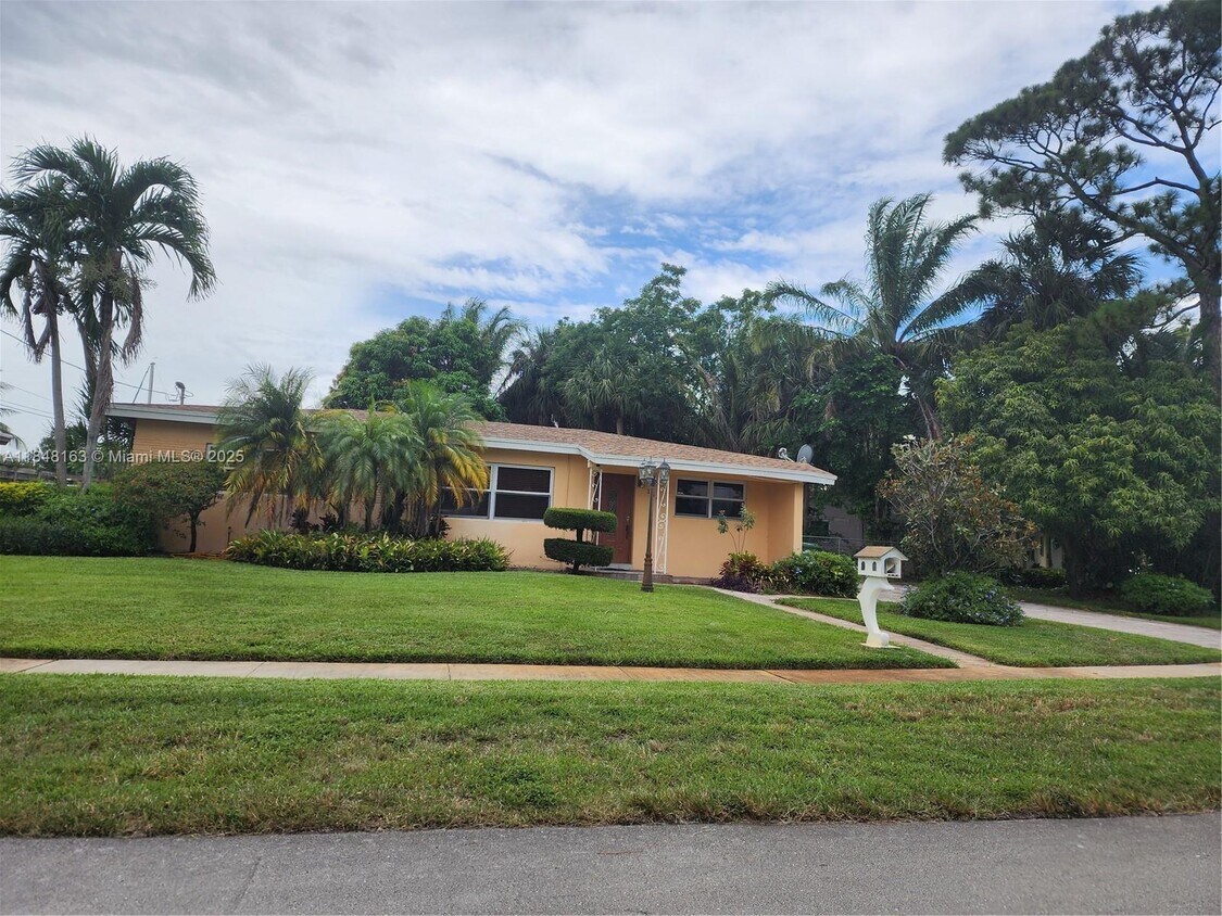 Foto principal - 1641 SW 22nd Ave