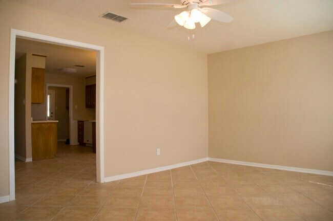 Building Photo - 109 Briarwood Ln
