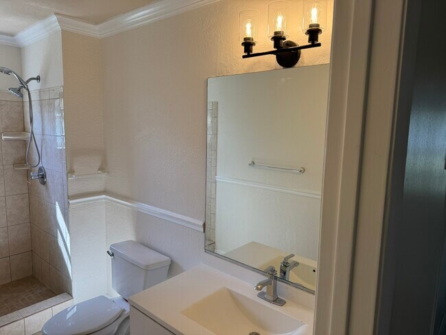 Foto del edificio - 10320 La Guardia Ct