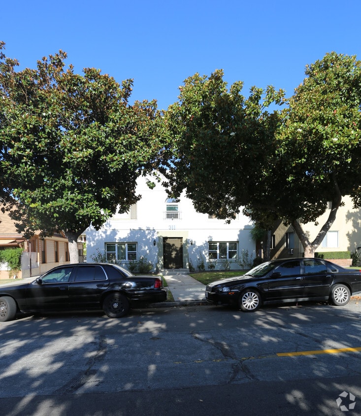 Building Photo - 311 N Howard St