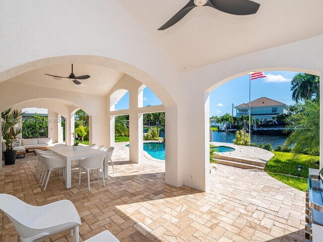 Foto del edificio - 2118 NE 15th St