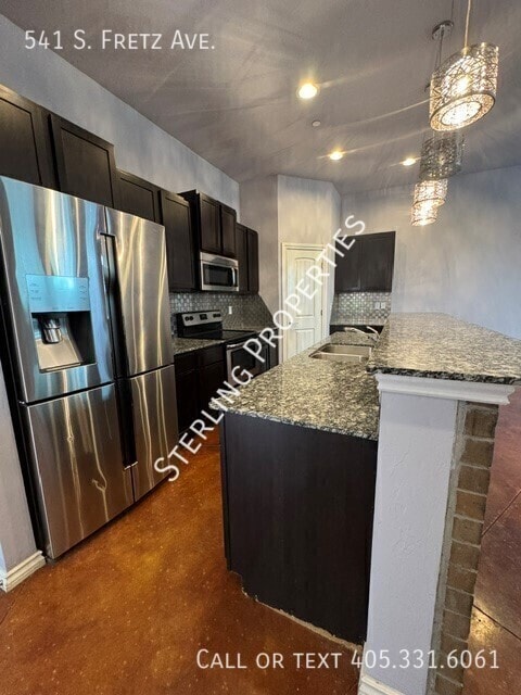 Photo - 541 S Fretz Ave Apartment