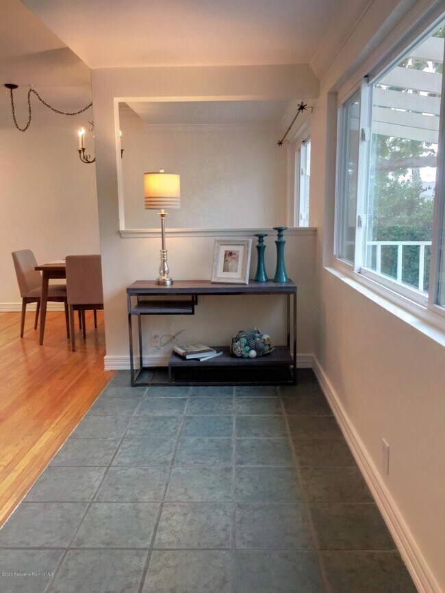 Foto del edificio - 5122 Crown Ave